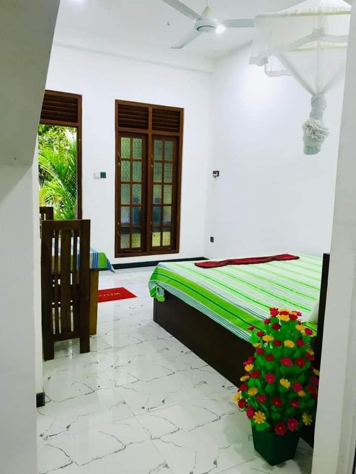 Green Jade Inn Mirissa Esterno foto